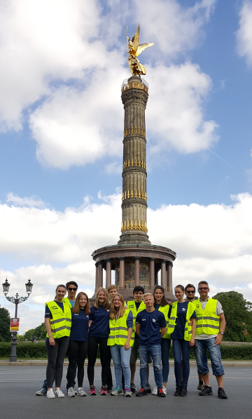 Die eifrigen Helfer des Herder-Gymnasiums beim Velothon 2017